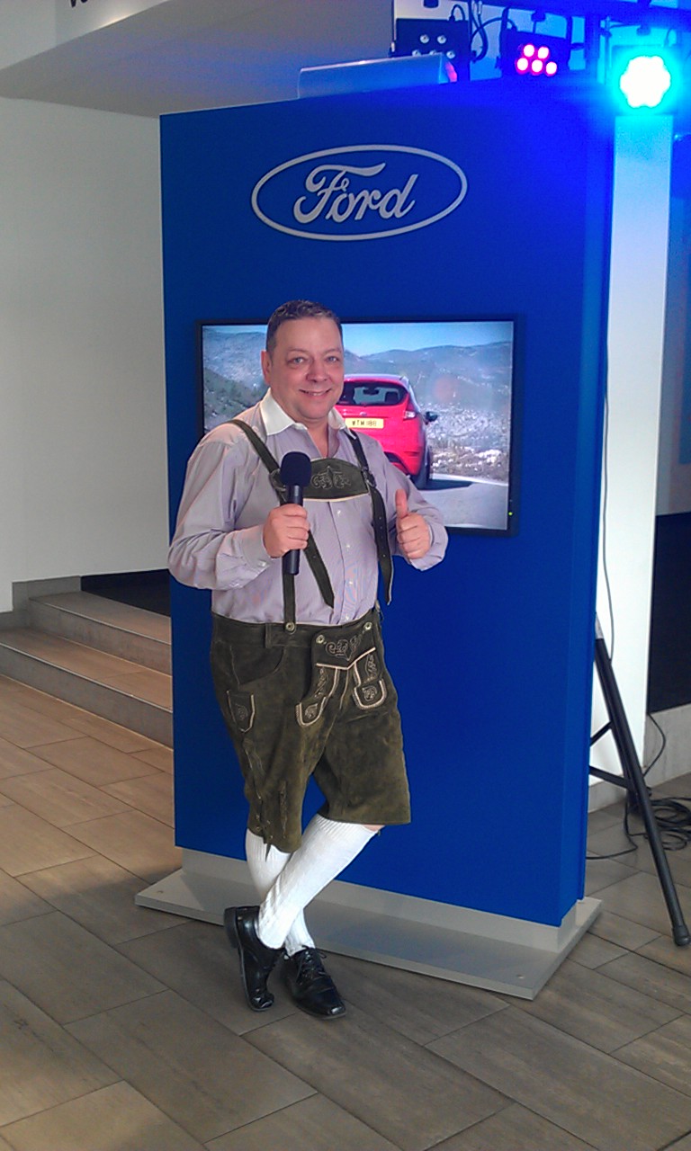 Moderator Frank Michel im Autohaus Dinnebier